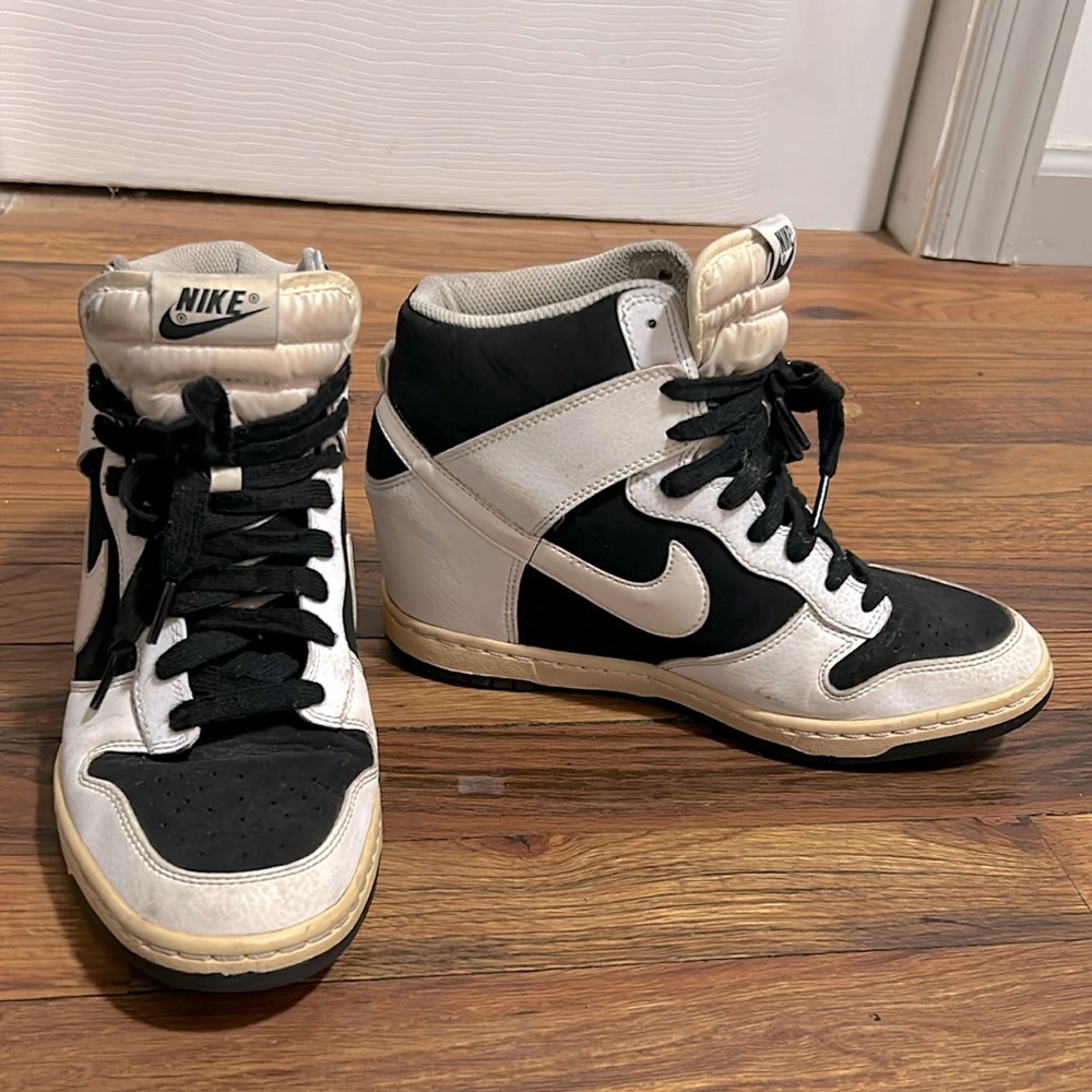 Nike Sneaker wedges Black and White.